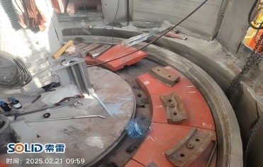 一种更省时省力的立磨磨辊本体磨损